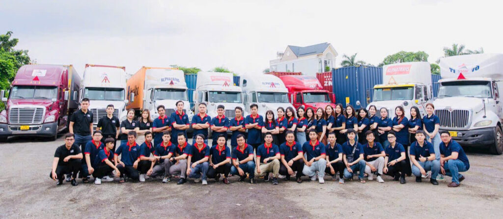 Đội xe container của công ty Lien Minh Toàn Cầu